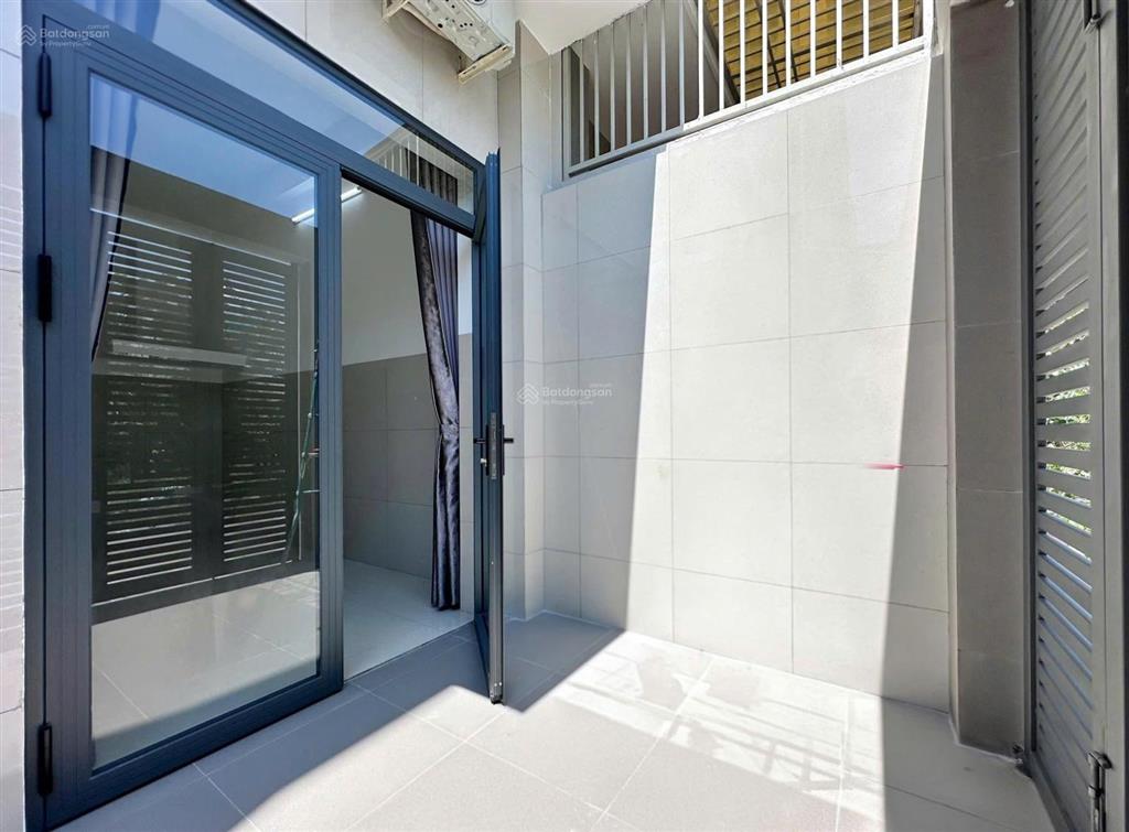 Cho thuê phòng 20 m2 kdc 13e intresco, sát các trường đại học văn hiến, ueh
