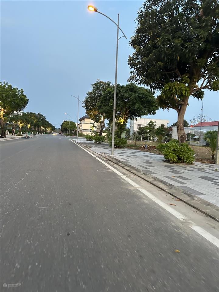 Khu đô thị số 4 diện tích 171,5m giá 3,5tỷ