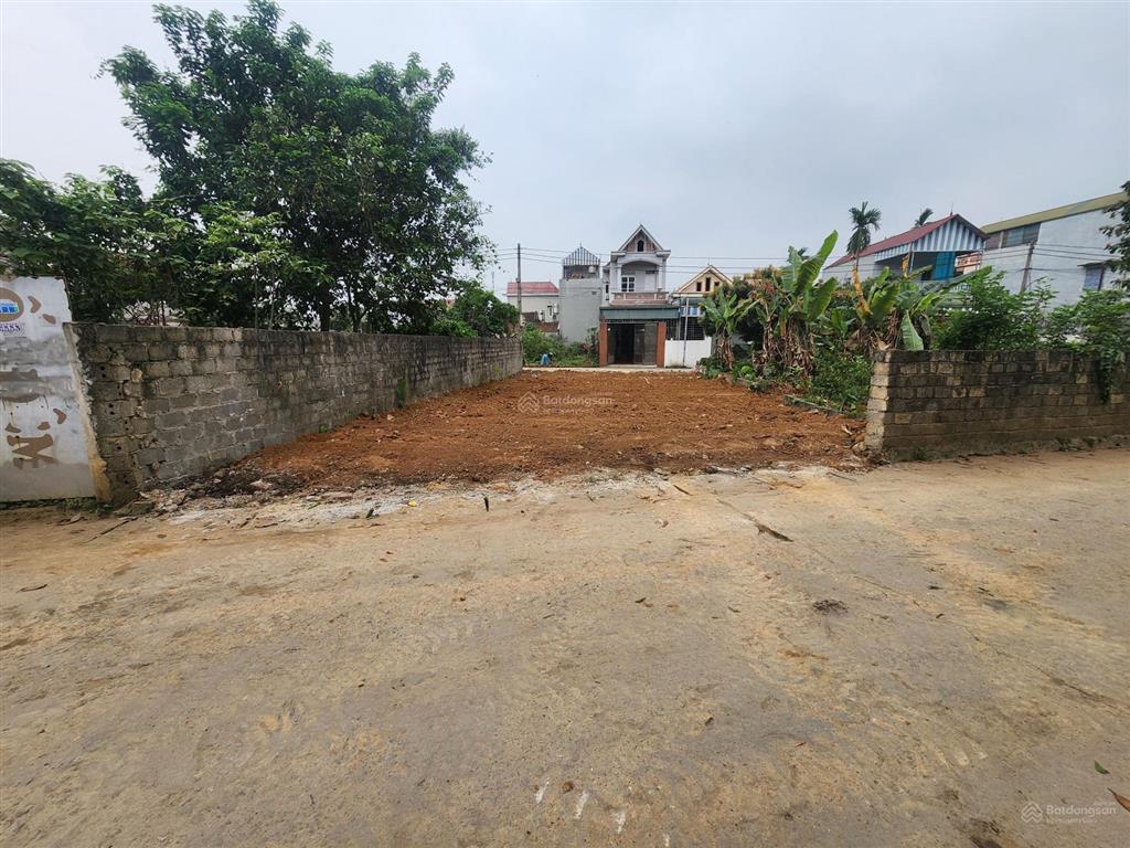 Bán lô 180m² full thổ cư. 2 mặt tiền đẹp. khu tái định cư hoàng văn thụ, chương mỹ