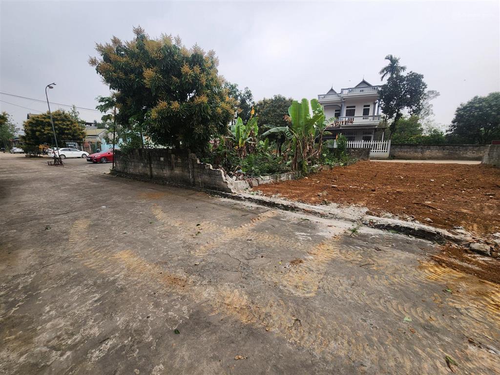 Bán lô 180m² full thổ cư. 2 mặt tiền đẹp. khu tái định cư hoàng văn thụ, chương mỹ