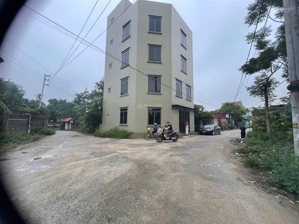 Nhỉnh 4tỷ 84m2 có nhà 5 tầng. chỉ việc xách vali về ở, gần quốc lộ 21, thủy xuân tiên, chương mỹ