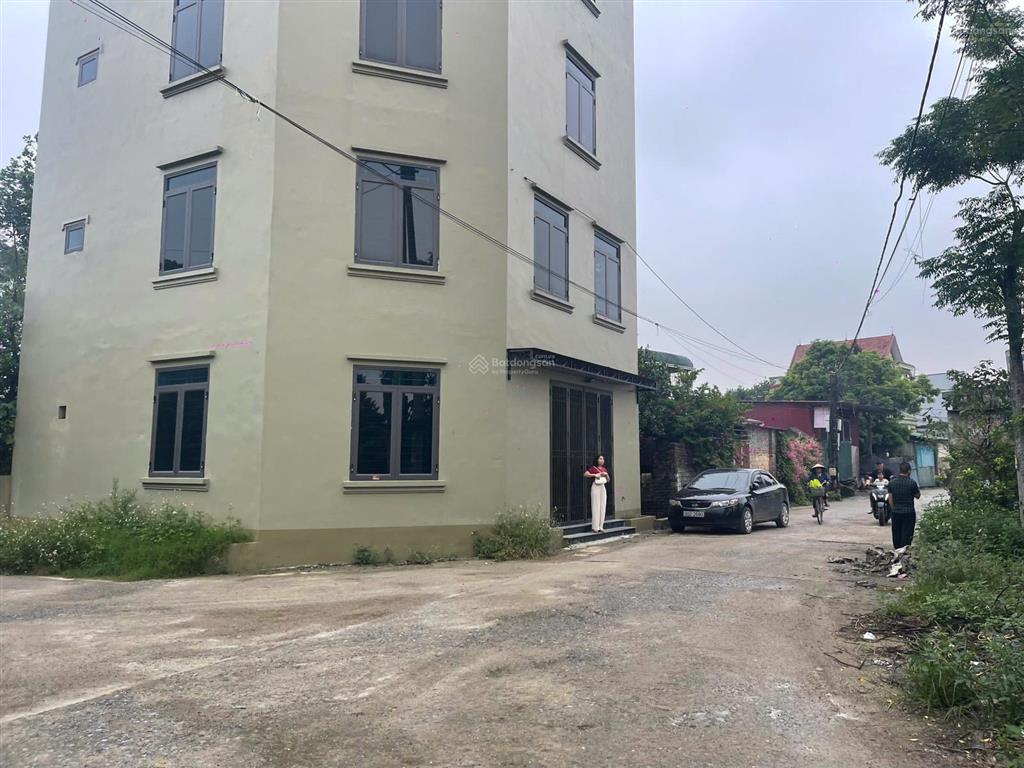 Nhỉnh 4tỷ 84m2 có nhà 5 tầng. chỉ việc xách vali về ở, gần quốc lộ 21, thủy xuân tiên, chương mỹ