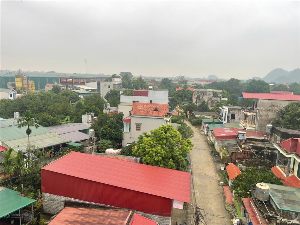 Nhỉnh 4tỷ 84m2 có nhà 5 tầng. chỉ việc xách vali về ở, gần quốc lộ 21, thủy xuân tiên, chương mỹ