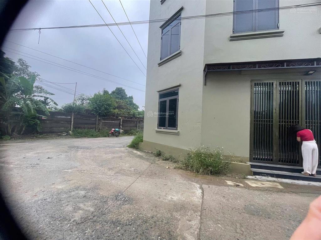 Nhỉnh 4tỷ 84m2 có nhà 5 tầng. chỉ việc xách vali về ở, gần quốc lộ 21, thủy xuân tiên, chương mỹ