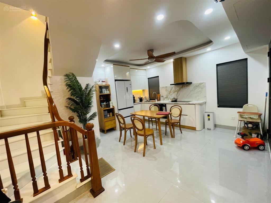 Trần duy hưng  nhà đẹp 6 tầng  mặt tiền rồng 6m giá cực tốt chỉ 14.x tỷ  trường học các cấp