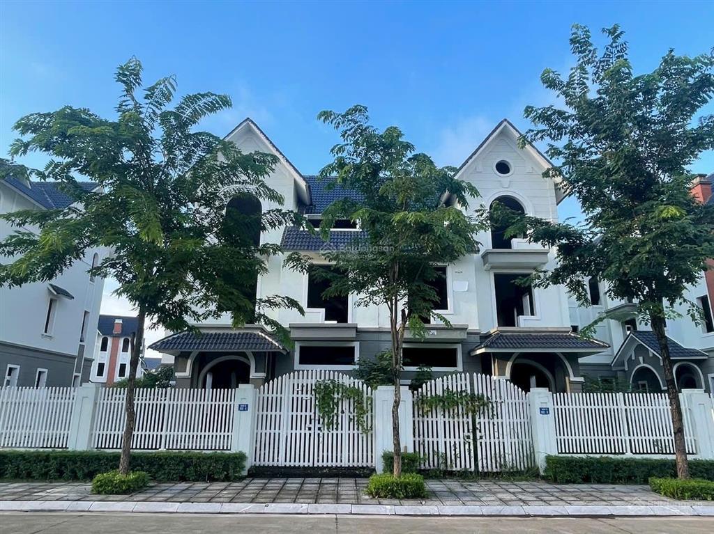Dt 240m2  mt 12m  view vườn hoa  giá chỉ có 30 tỷ  bán gấp biệt thự khu b geleximco
