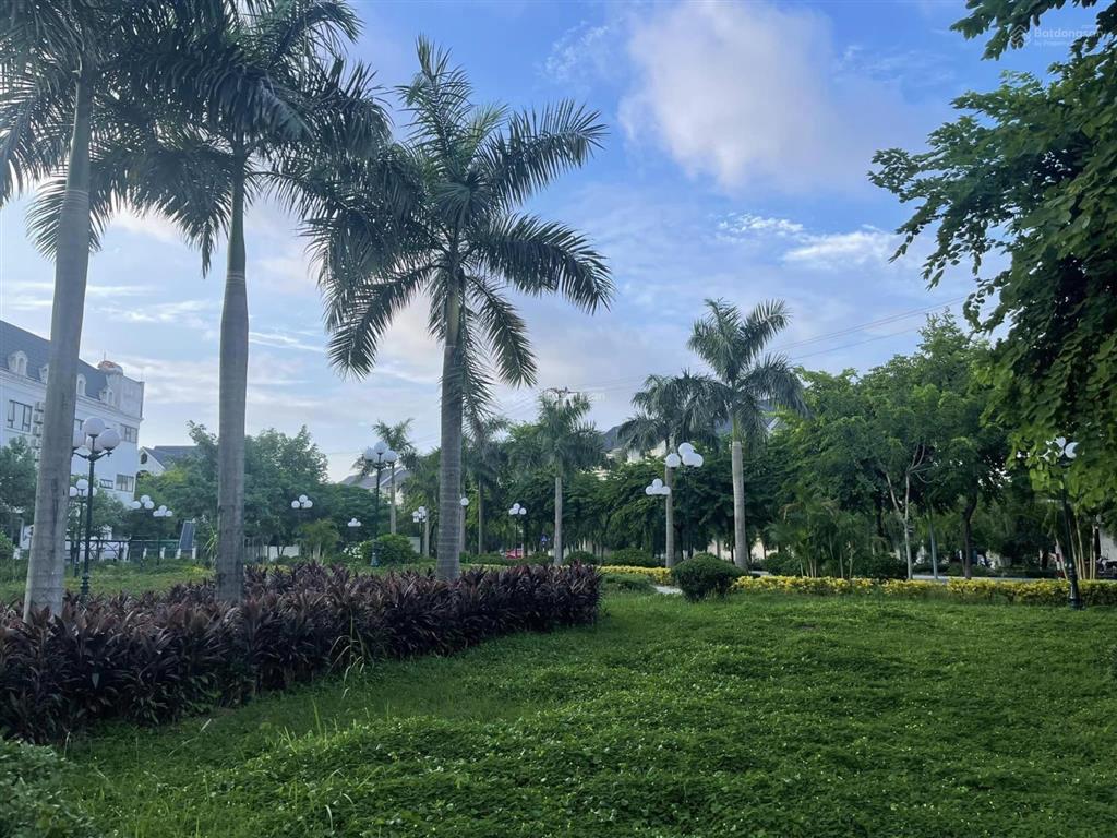 Dt 240m2  mt 12m  view vườn hoa  giá chỉ có 30 tỷ  bán gấp biệt thự khu b geleximco