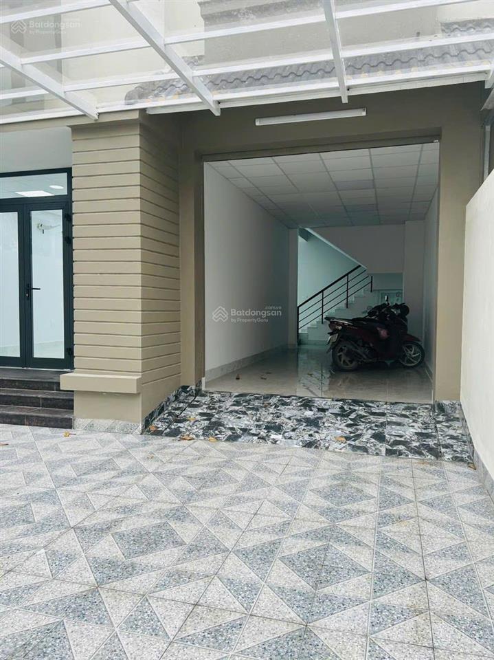 Giá sốc chỉ còn 30 tỷ cho căn bt 200m2 khu c hoàn thiện đẹp có thang máy, cho thuê 40 tr/tháng