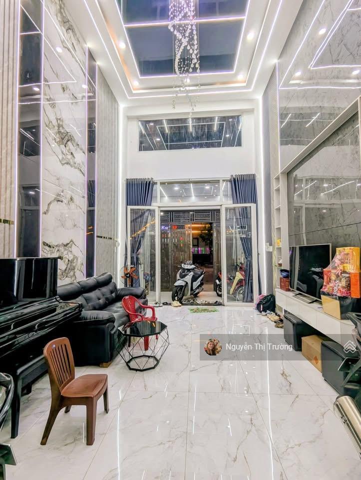 Bán nhà mặt tiền nguyễn văn khối 4x15 trệt lửng+4lầu 16,5tỷ tl