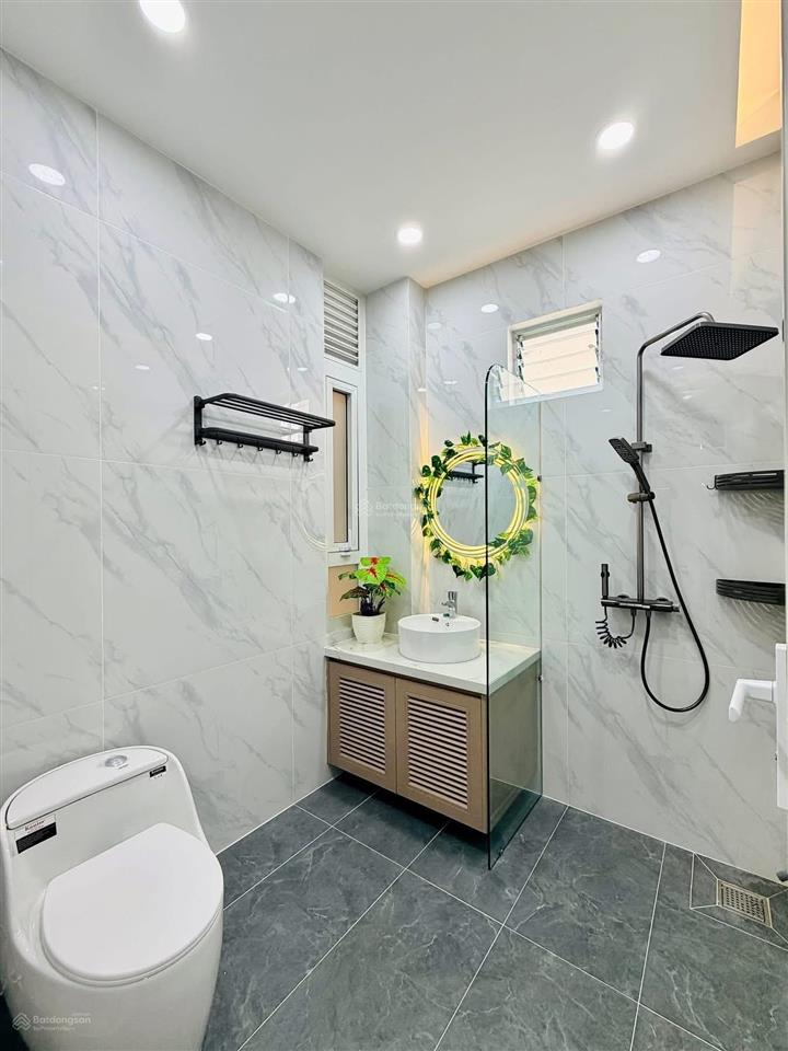 Bán nhà mặt tiền tân sơn p12 gò vấp 4x20 trệt lửng 5 lầu có thang máy