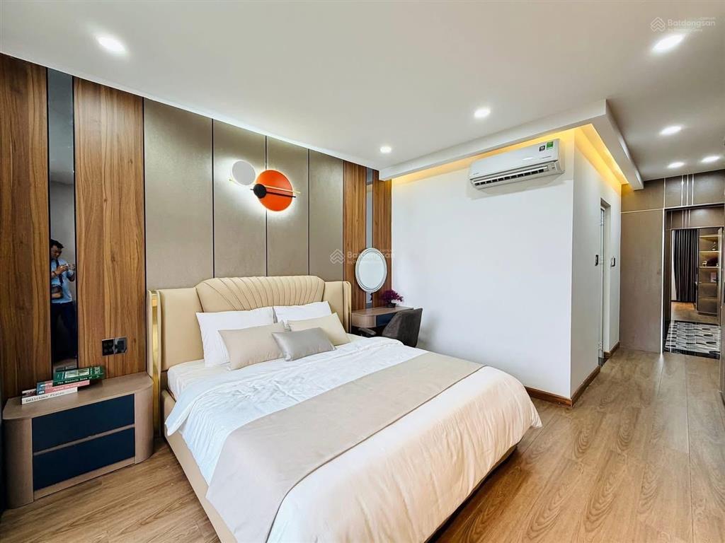 Bán nhà mặt tiền tân sơn p12 gò vấp 4x20 trệt lửng 5 lầu có thang máy