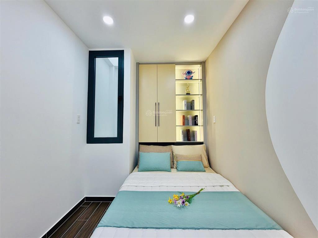 6tỷ950 nhà phạm văn chiêu trệt 3 lầu ngang hẻm thông