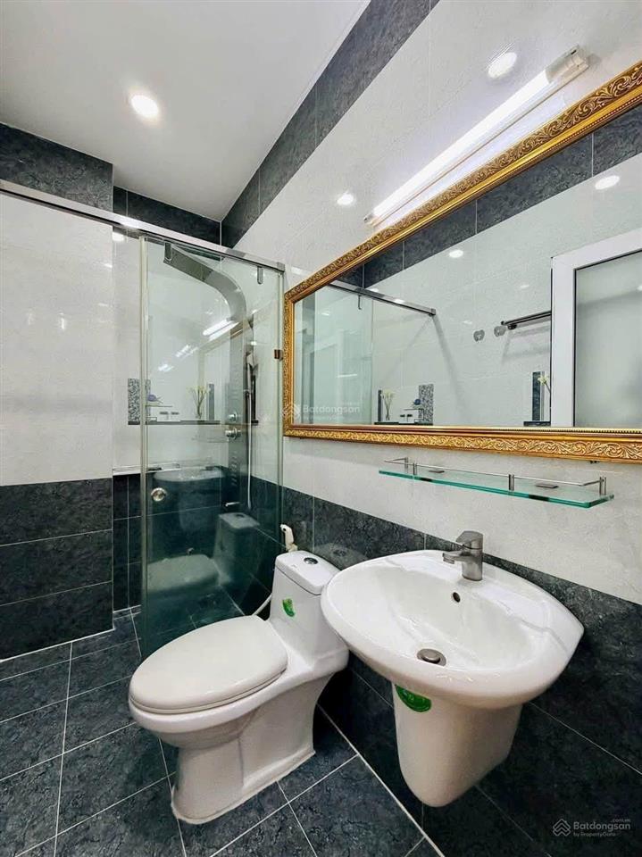 Bán nhà mặt tiền nguyễn văn khối, gò vấp 4x15 trệt lửng 4 lầu full nội thất giá 15 tỷ thương lượng