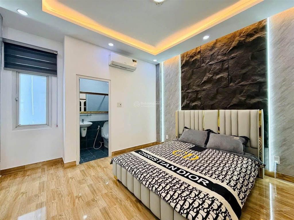Bán nhà mặt tiền nguyễn văn khối, gò vấp 4x15 trệt lửng 4 lầu full nội thất giá 15 tỷ thương lượng