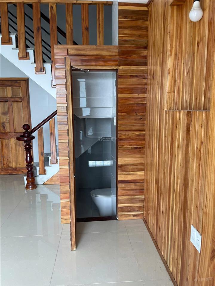 Cho thuê nhà mặt tiền kênh tham lương đoạn nguyễn văn dung  p6, trệt, 3 lầu, giá 16tr/th