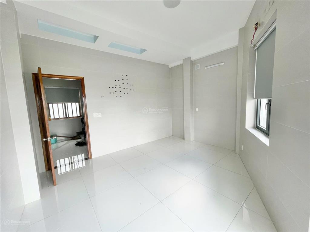 Cho thuê nhà mặt tiền kênh tham lương đoạn nguyễn văn dung  p6, trệt, 3 lầu, giá 16tr/th