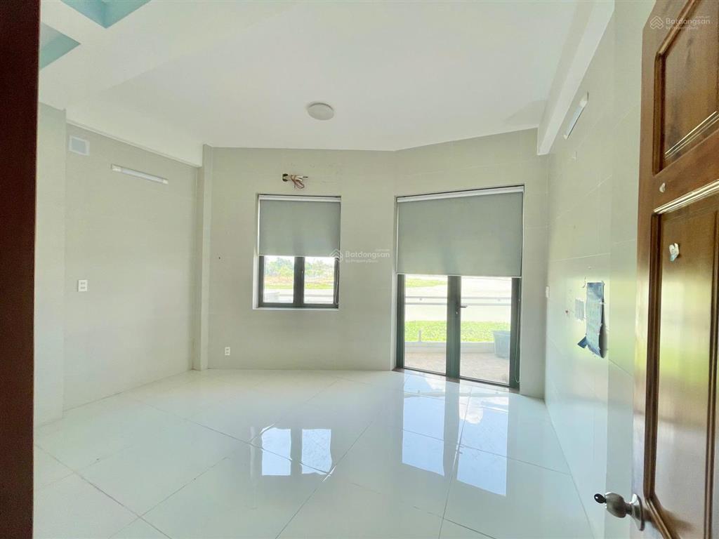 Cho thuê nhà mặt tiền kênh tham lương đoạn nguyễn văn dung  p6, trệt, 3 lầu, giá 16tr/th