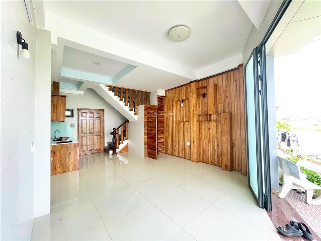 Cho thuê nhà mặt tiền kênh tham lương đoạn nguyễn văn dung  p6, trệt, 3 lầu, giá 16tr/th