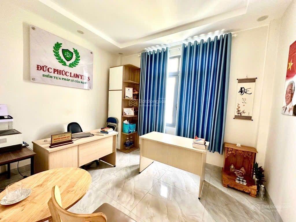 Quận tân phú,lâu mới có cănmặt tiền đẹp giá tôtkẹt bán nhà 4.1x185tầng mt đường dương văn dương