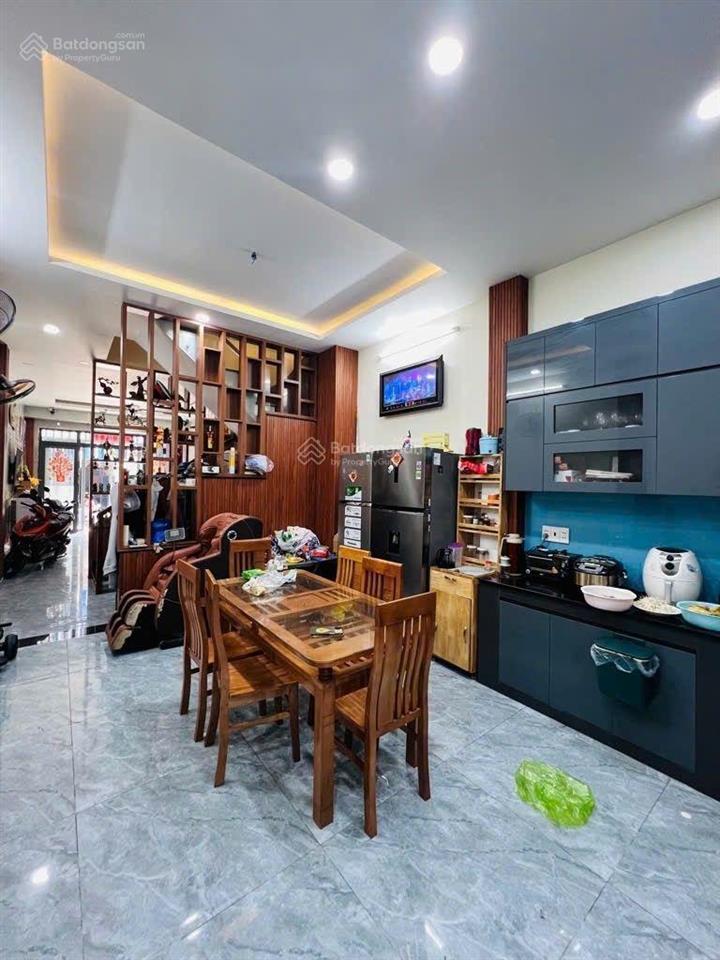 Ko có căn thứ 2 cùng tầm giárộng đẹp rẽkẹt việc bán nhà 4x184tầnghxh lê trọng tấn quận tân phú