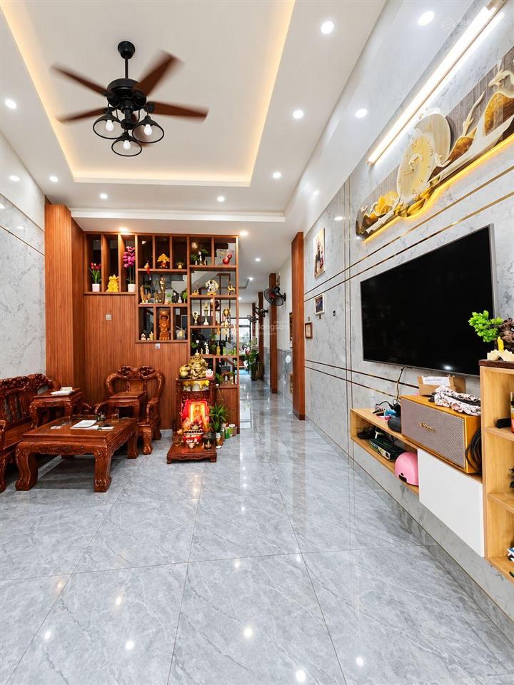 Ko có căn thứ 2 cùng tầm giárộng đẹp rẽkẹt việc bán nhà 4x184tầnghxh lê trọng tấn quận tân phú