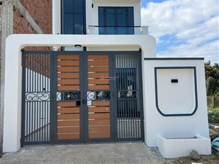 Bán nhà mới trung tâm diên sơn gần chợ & ubnd  đường nhựa thông  có sân ô tô  sđt 0931 897 ***