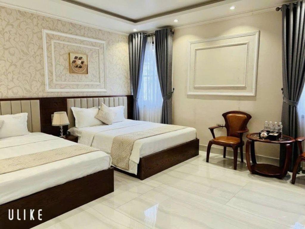 CẦN BÁN GẤP KHÁCH SẠN 𝟑𝐌𝐆 𝐋𝐀𝐊𝐄 𝐒𝐈𝐃𝐄 - 400 tỷ
