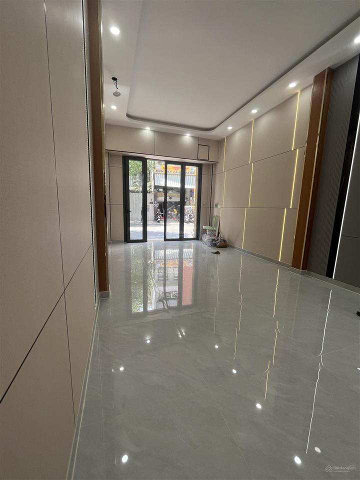 Cần bán nhà mới mặt tiền 76 trần hưng đạo