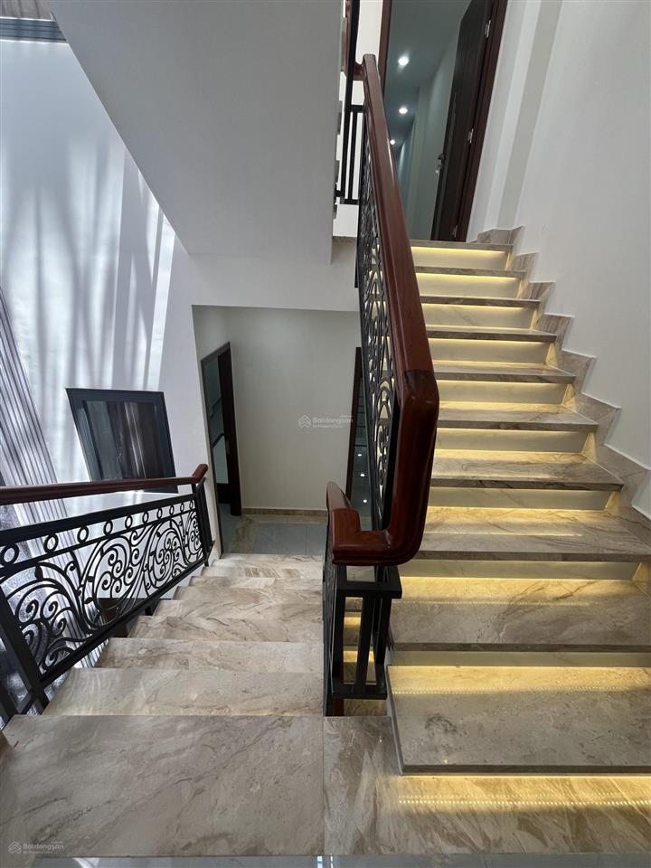 Cần bán nhà mới mặt tiền 76 trần hưng đạo
