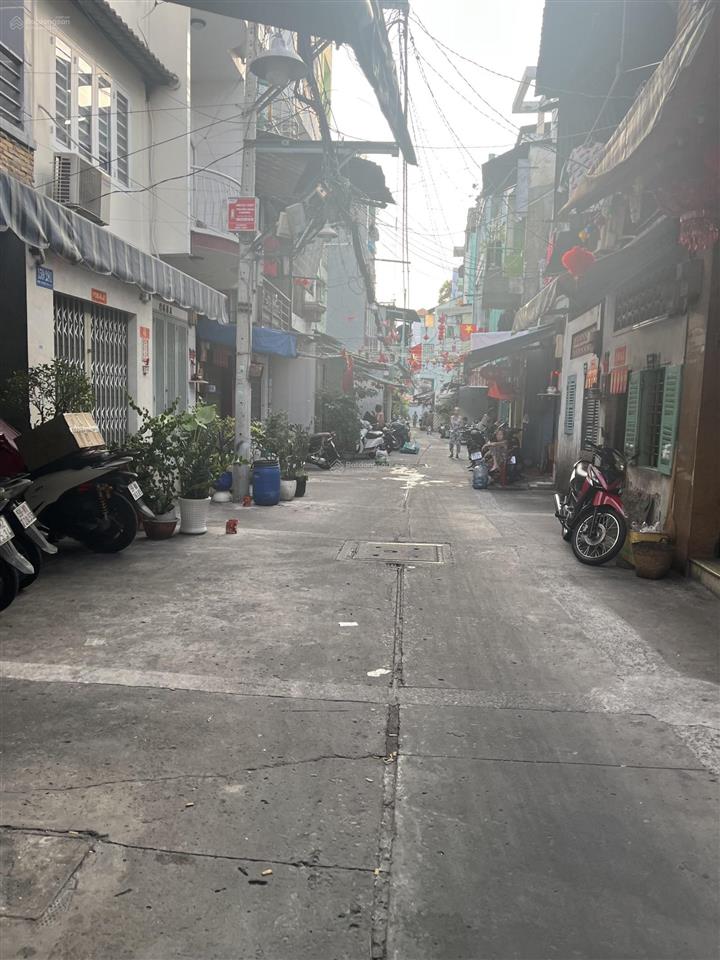 Bán nhà khu chợ thiếc, quận 11
