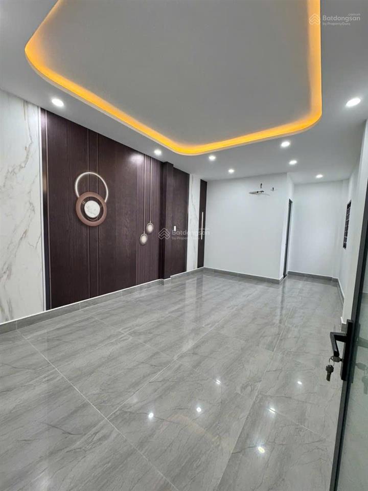 Cần bán nhà mới ngay chợ bình chánh