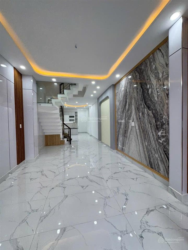Cần bán nhà mới ngay chợ bình chánh