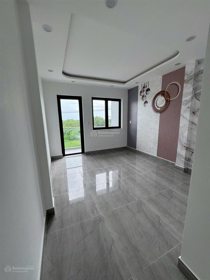 Cần bán nhà mới ngay chợ bình chánh