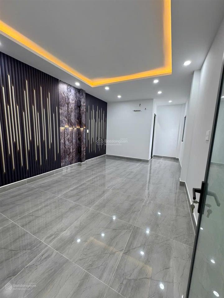 Cần bán nhà mới ngay chợ bình chánh