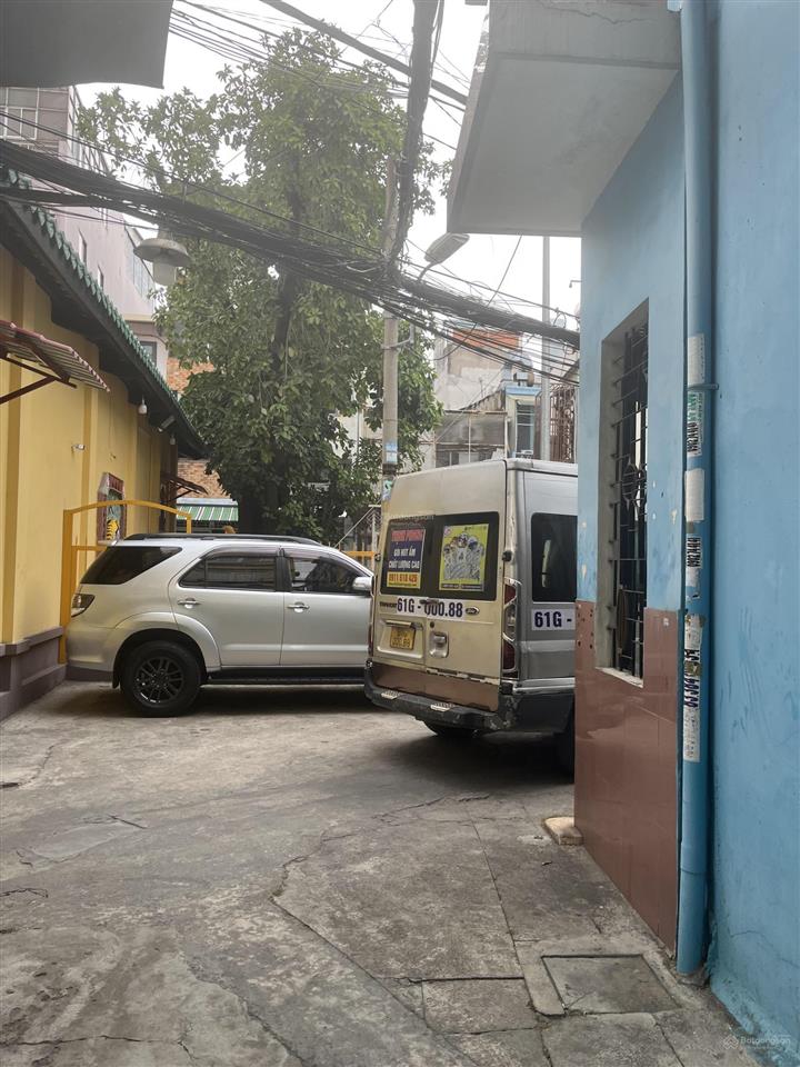 Cần bán nhà mới ngay metro số 2