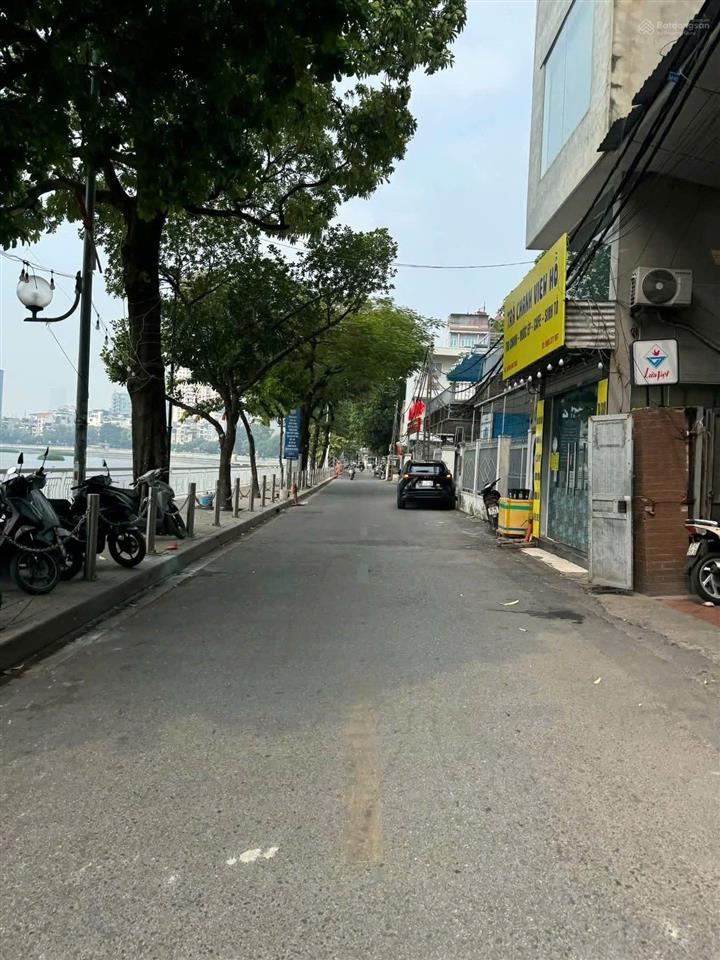 Bán nhà mặt hồ tặng gpxd 9 tầng mặt tiền khủng 8,1m