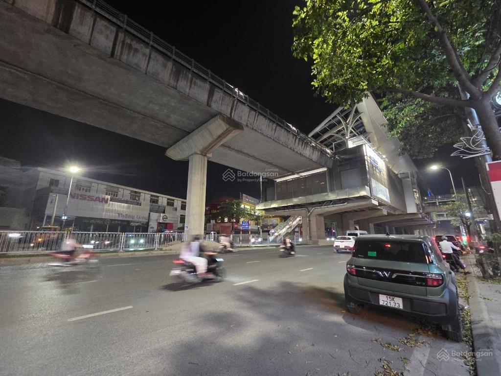 Bán nhà 2 mặt tiền phố cầu diễn bắc từ liêm vỉa hè rộngôtô dừng đỗ233m2mt 9m