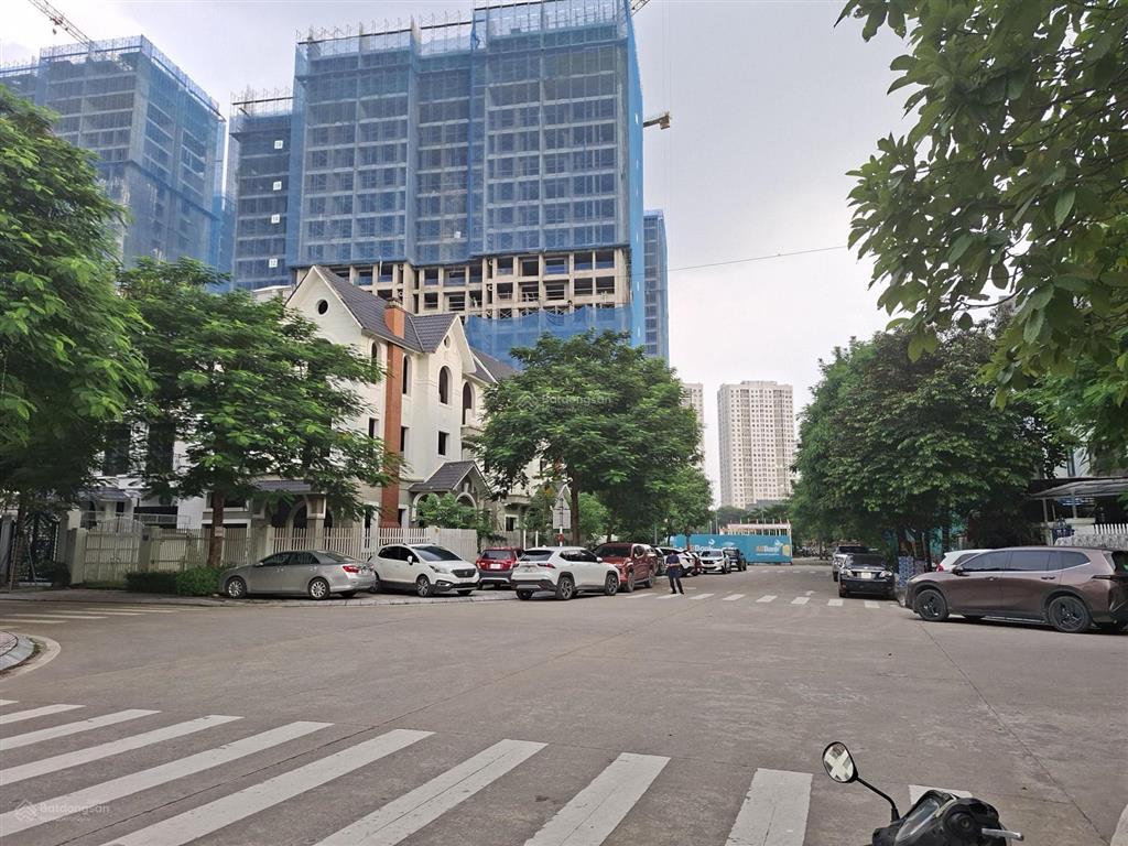 Cho thuê nhà liền kề 105m2 khu c geleximco lê trọng tấn. giá chỉ 12tr/tháng.  0373 555 ***