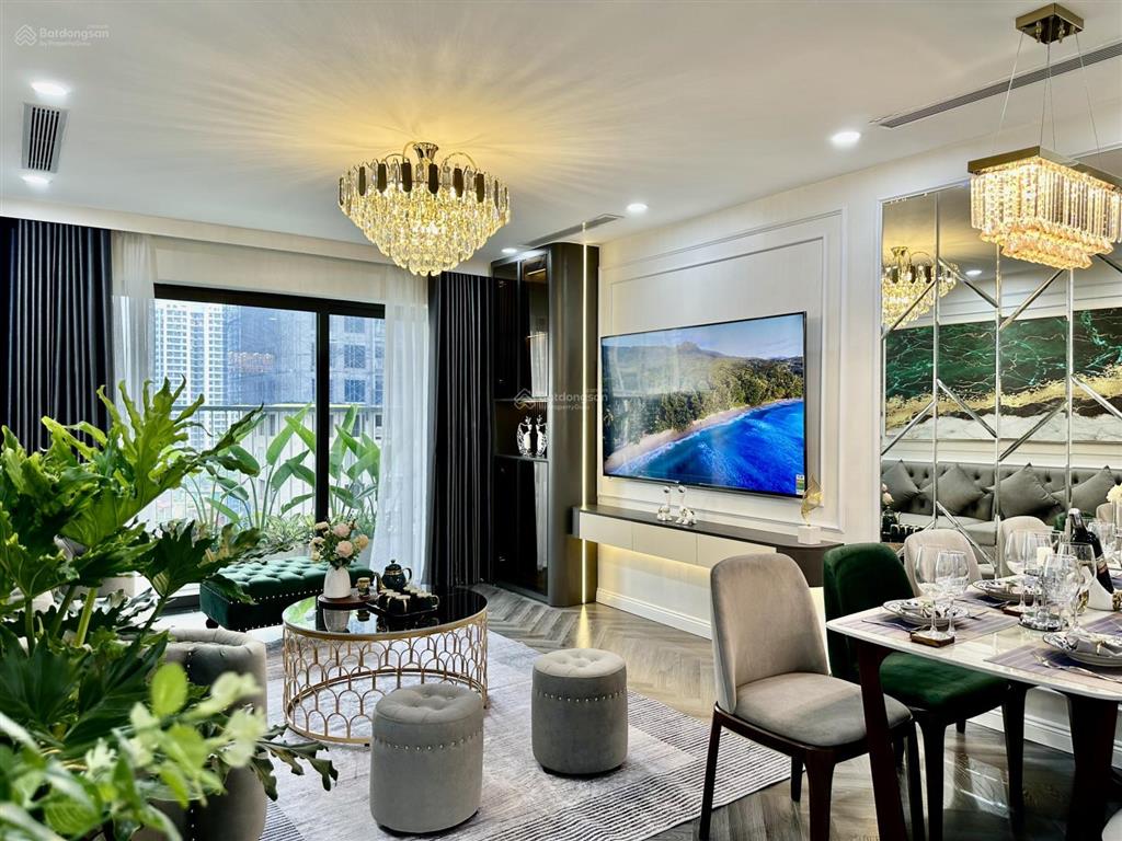 Chính chủ bán ch 60b nguyễn huy tưởng 70m2 2 ngủ full đồ bc đông nam hiếm bán  0987 362 ***
