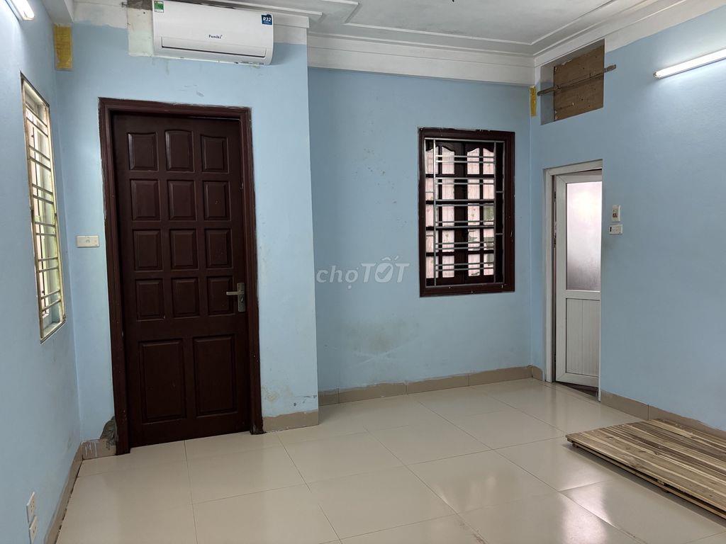 Cho thuê Phòng tại Ngõ 766, phố La Thành, Giảng Võ, Ba Đình, HN