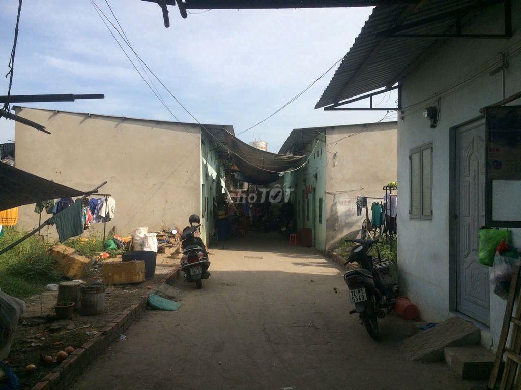 nhà trọ Phan văn Hớn ,18m2 ,có gác lửng 6m2 ,toilet riêng ,gần đường