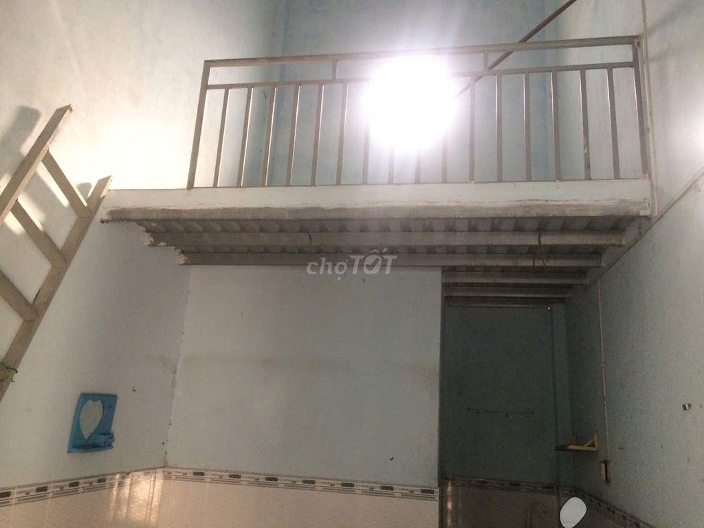 nhà trọ Phan văn Hớn ,18m2 ,có gác lửng 6m2 ,toilet riêng ,gần đường