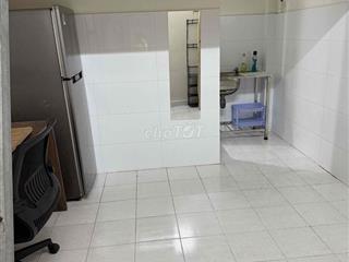 cho thuê phòng mặt tiền hẻm có gác khu Giải Phóng Tân Bình