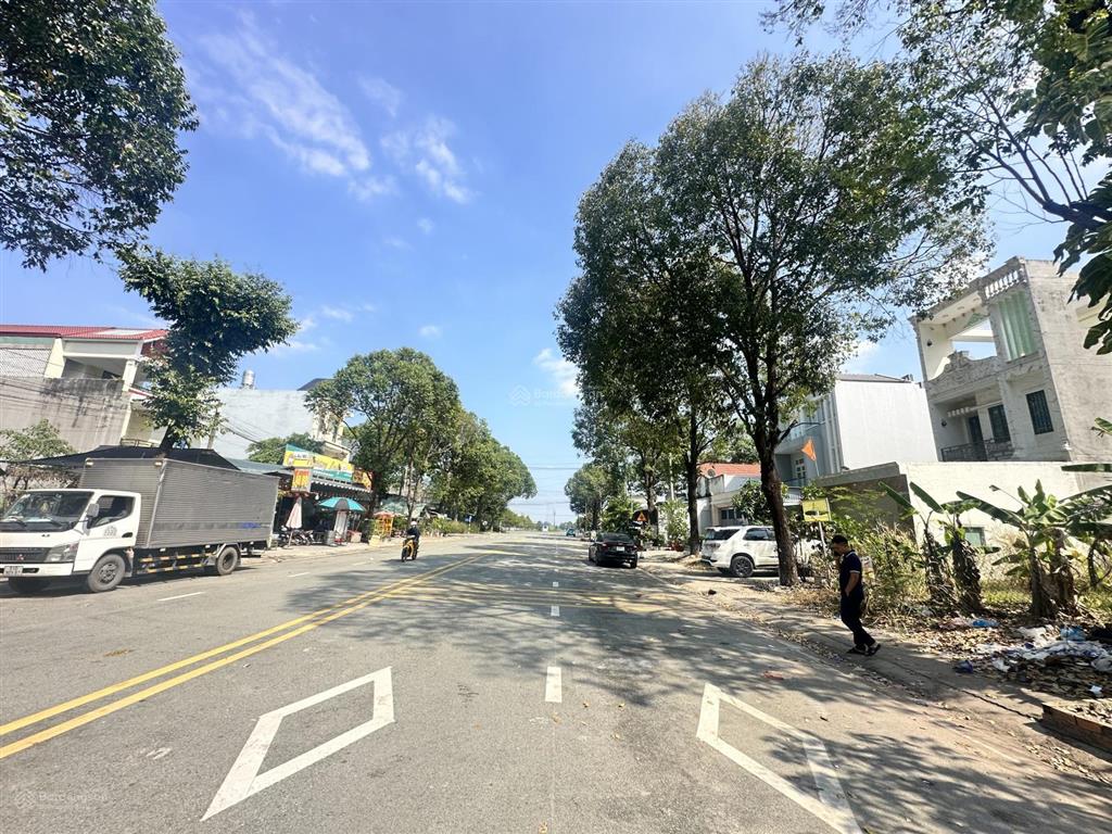Chính chủ cần bán đất đường phạm hùng, thành phố mới, đường nhựa 15m vỉa hè 7,5m, gần aeon mall