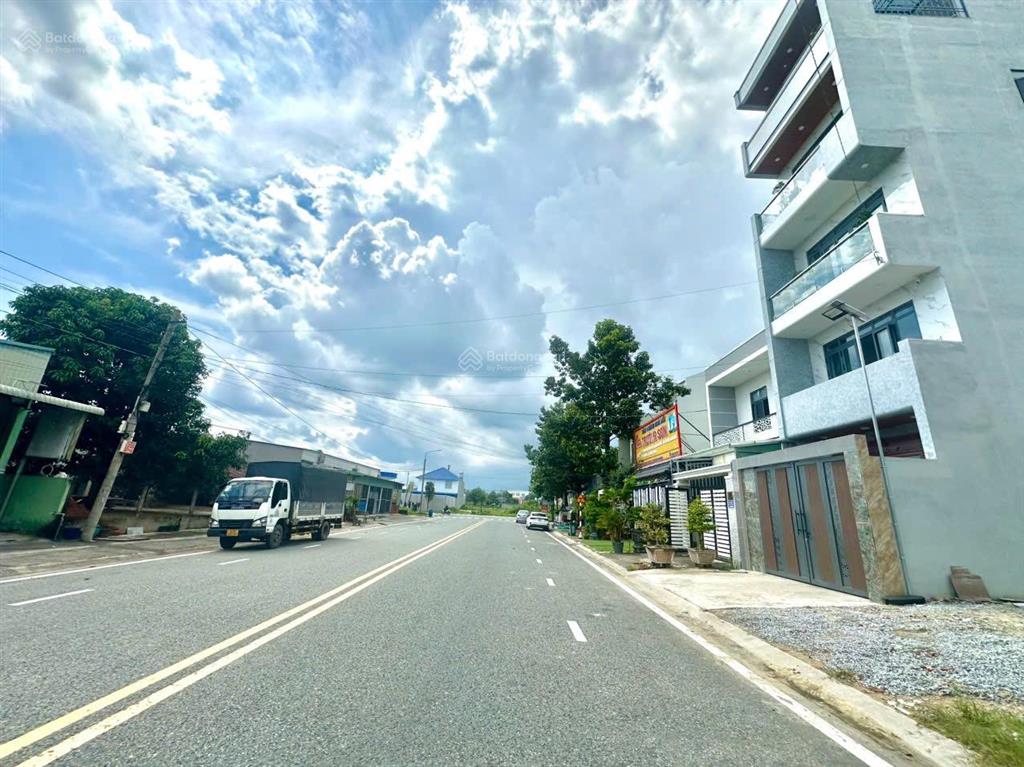 Hàng ngộp 1 lô duy nhất đường số 51 cách vòng xoay ga metro, trung tâm thương mại 500m, dt 7,5x20