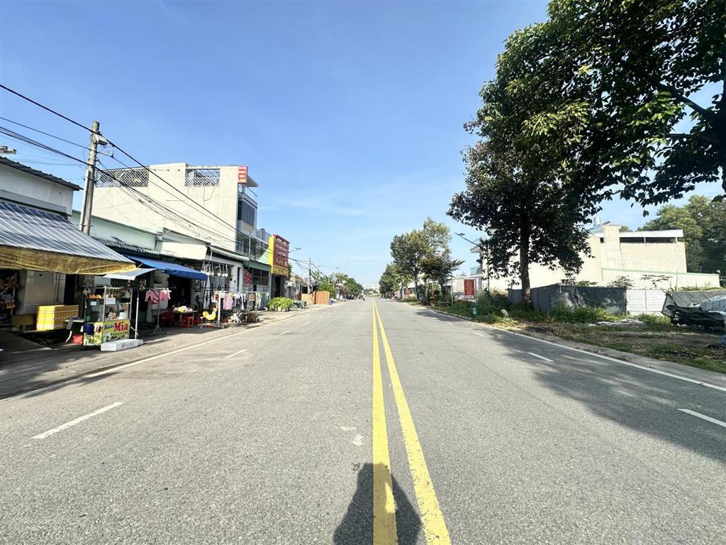 Hàng ngộp 1 lô duy nhất đường số 51 cách vòng xoay ga metro, trung tâm thương mại 500m, dt 7,5x20