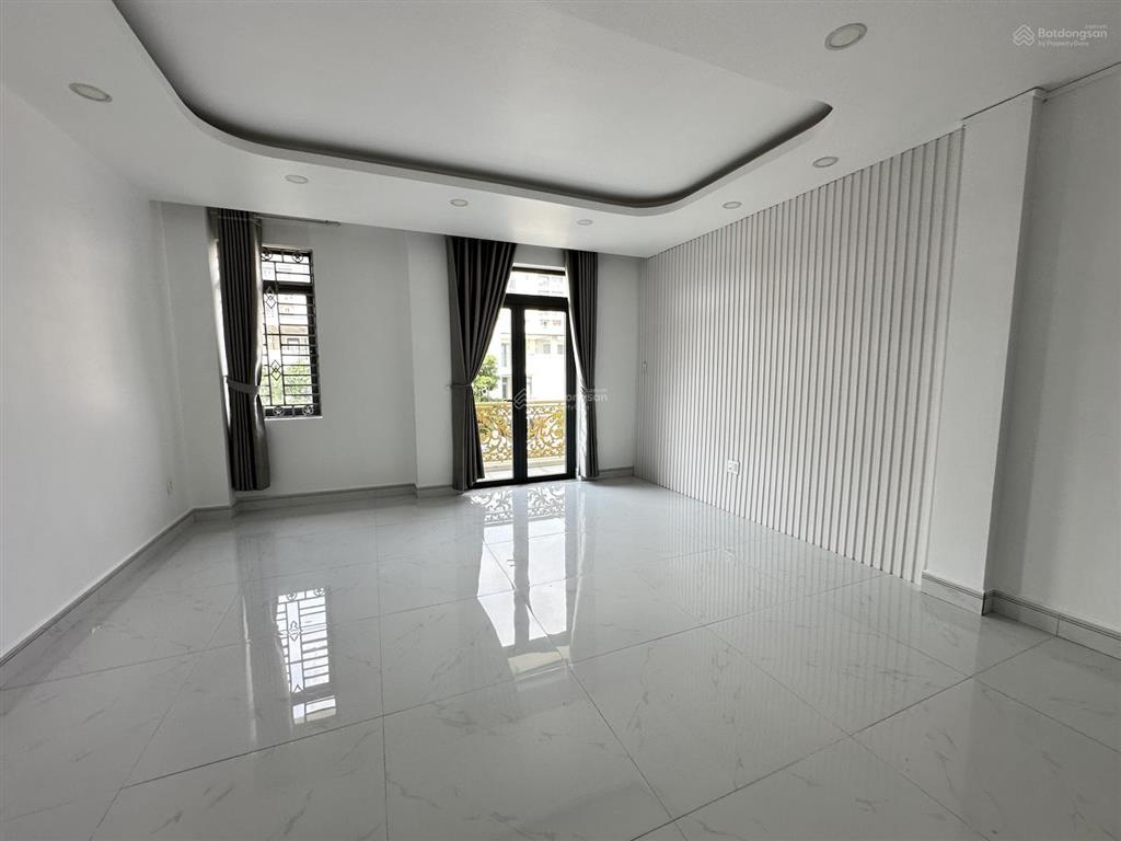 Nhà sổ sẳn hoàn công, đường hoàng hoa thám khu phố bds tài chính, cực sầm uất với rất nhiều vp. cty