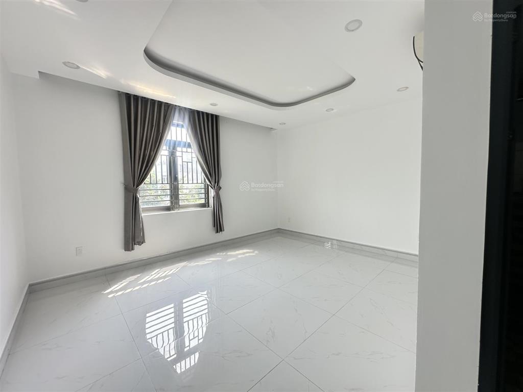 Nhà sổ sẳn hoàn công, đường hoàng hoa thám khu phố bds tài chính, cực sầm uất với rất nhiều vp. cty