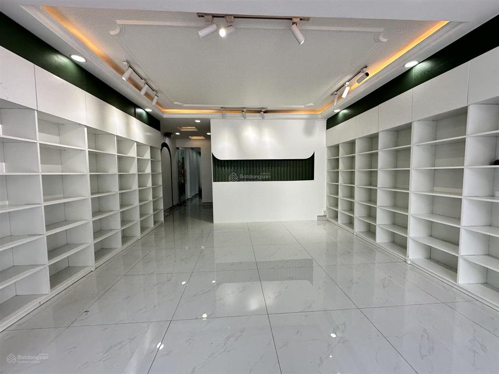 Nhà sổ sẳn hoàn công, đường hoàng hoa thám khu phố bds tài chính, cực sầm uất với rất nhiều vp. cty