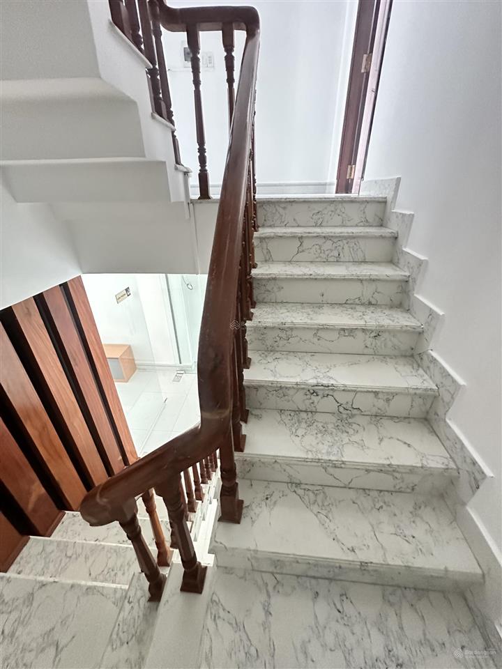 Nhà sổ sẳn hoàn công, đường hoàng hoa thám khu phố bds tài chính, cực sầm uất với rất nhiều vp. cty